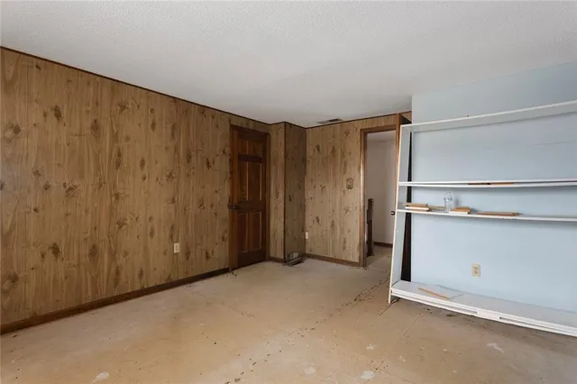 $600,000 | 1717 Southwest Hook Road, Lee's Summit, MO 64082