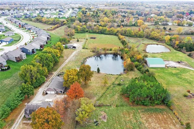 $600,000 | 1717 Southwest Hook Road, Lee's Summit, MO 64082