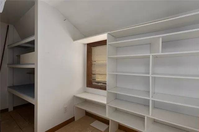 $600,000 | 1717 Southwest Hook Road, Lee's Summit, MO 64082