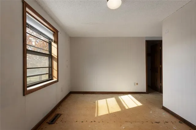 $600,000 | 1717 Southwest Hook Road, Lee's Summit, MO 64082