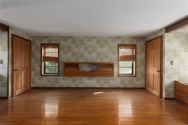 $600,000 | 1717 Southwest Hook Road, Lee's Summit, MO 64082