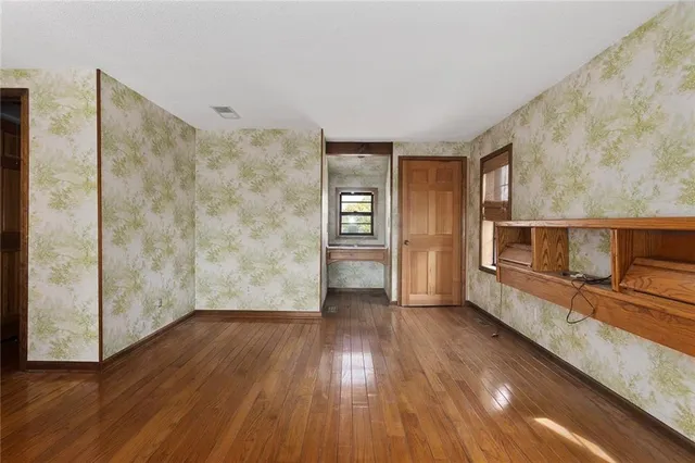 $600,000 | 1717 Southwest Hook Road, Lee's Summit, MO 64082