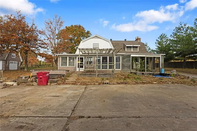 $600,000 | 1717 Southwest Hook Road, Lee's Summit, MO 64082