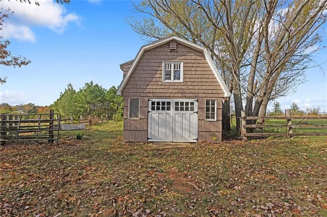 $600,000 | 1717 Southwest Hook Road, Lee's Summit, MO 64082