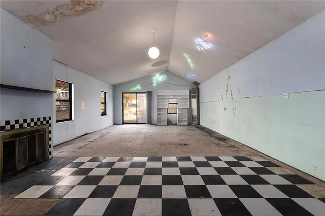 $600,000 | 1717 Southwest Hook Road, Lee's Summit, MO 64082