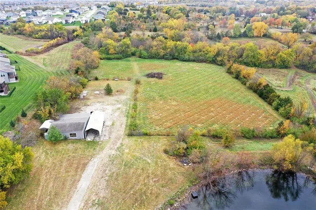 $600,000 | 1717 Southwest Hook Road, Lee's Summit, MO 64082