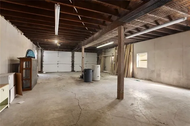 $600,000 | 1717 Southwest Hook Road, Lee's Summit, MO 64082