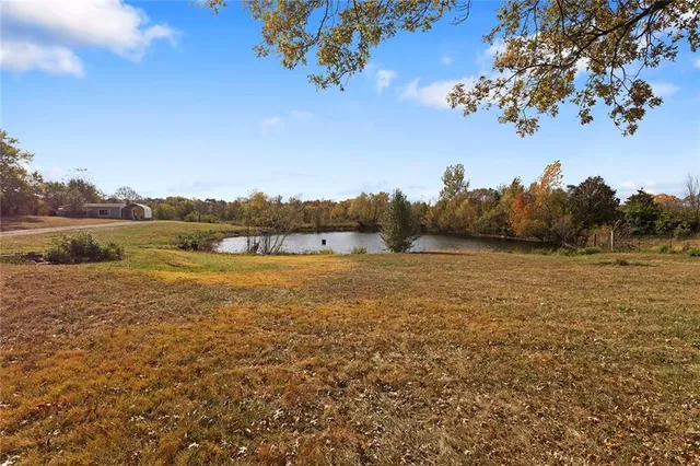 $600,000 | 1717 Southwest Hook Road, Lee's Summit, MO 64082