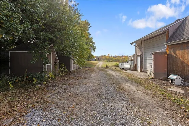 $600,000 | 1717 Southwest Hook Road, Lee's Summit, MO 64082