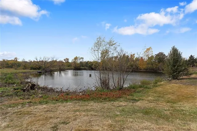 $600,000 | 1717 Southwest Hook Road, Lee's Summit, MO 64082