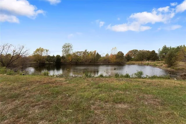 $600,000 | 1717 Southwest Hook Road, Lee's Summit, MO 64082