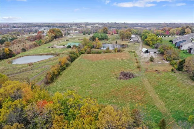 $600,000 | 1717 Southwest Hook Road, Lee's Summit, MO 64082