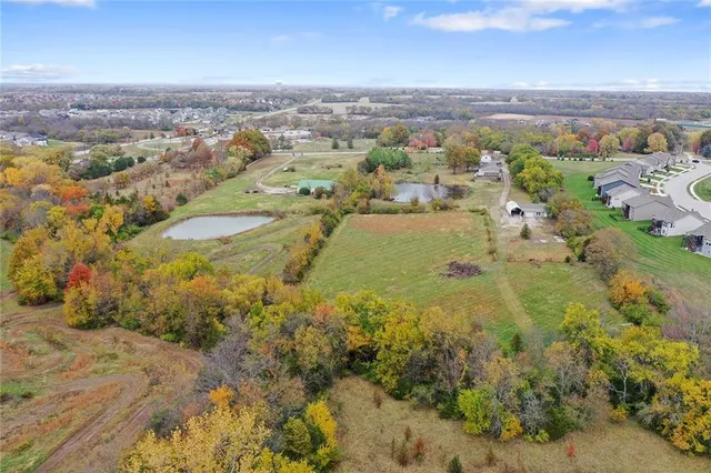 $600,000 | 1717 Southwest Hook Road, Lee's Summit, MO 64082