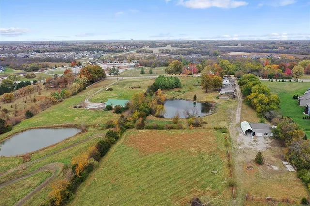 $600,000 | 1717 Southwest Hook Road, Lee's Summit, MO 64082