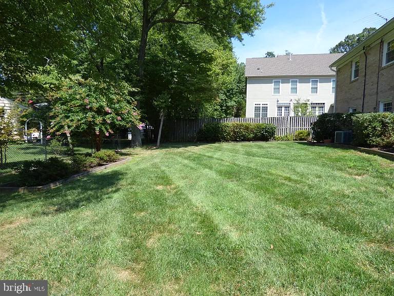 6450 Old Chesterbrook Road McLean, VA 22101 - Photo 20 of 46