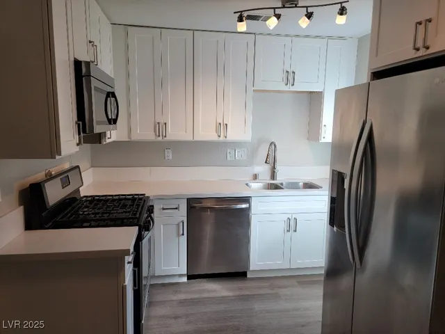 $1,675 | 2229 Donna Street, North Las Vegas, NV 89030