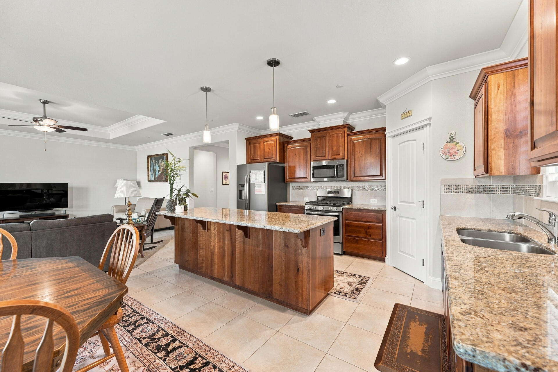 3334 Hotlam Road Redding, CA 96002 - Photo 13 of 36 Kitchen