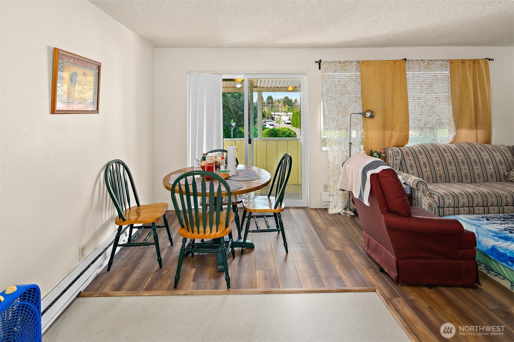 739 3rd Avenue South Kent, WA 98032 - Photo 29 of 33 a living room with furniture and a large window