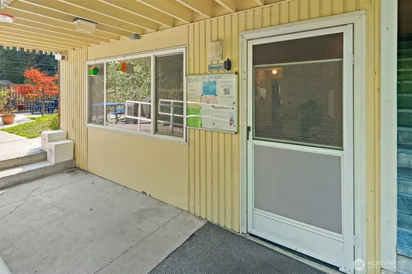 a view of an entryway of the house