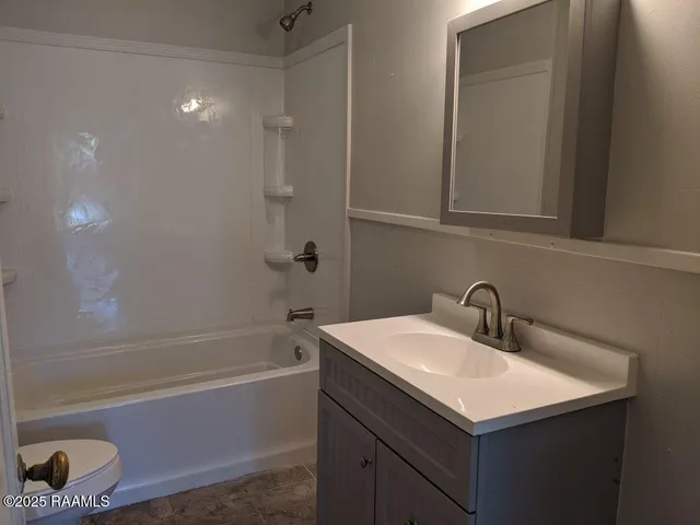 $95,000 | 707 South Guegnon Street, Abbeville, LA 70510