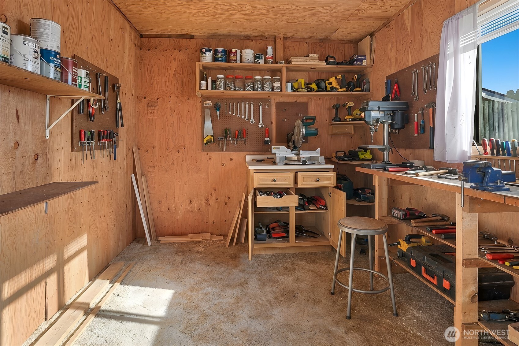 23728 Vista View Avenue Bothell, WA 98021 - Photo 31 of 40 a view of a chairs and table in a patio