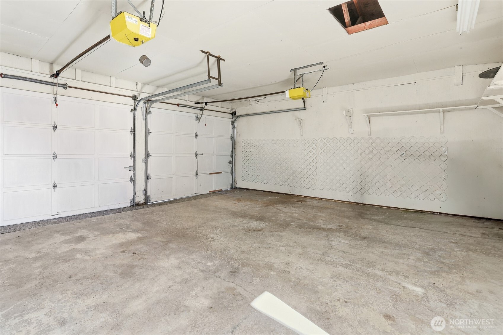 23728 Vista View Avenue Bothell, WA 98021 - Photo 32 of 40 a view of a garage