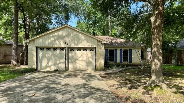 $290,000 | 67 East White Willow Circle, The Woodlands, TX 77381