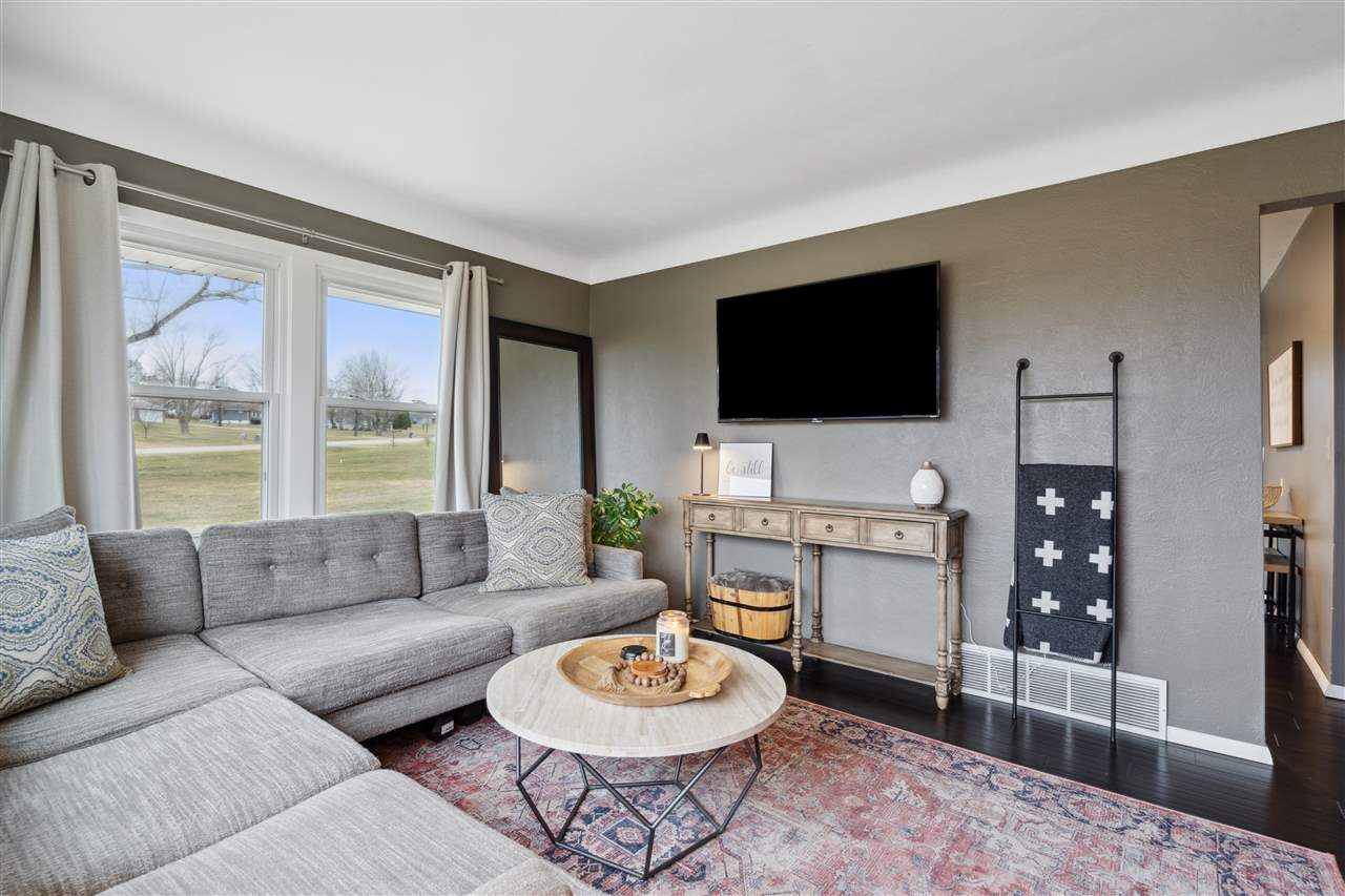 7104 Selzer Road Southwest Fairfax, IA 52228 - Photo 9 of 33 Gallery Image 9