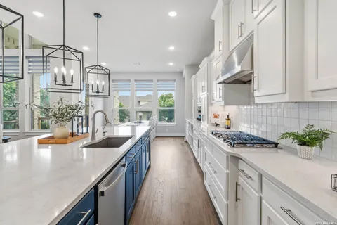 $775,000 | 139 Wildrose Hill Drive, Boerne, TX 78006