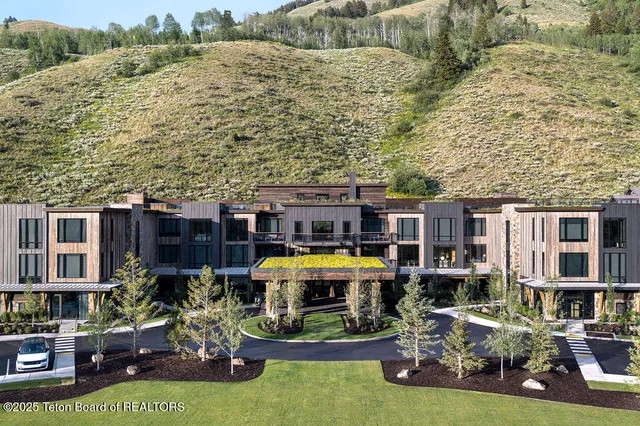 $2,795,000 | 14195 Weiskopf Way, Unit 324, Jackson, WY 83001