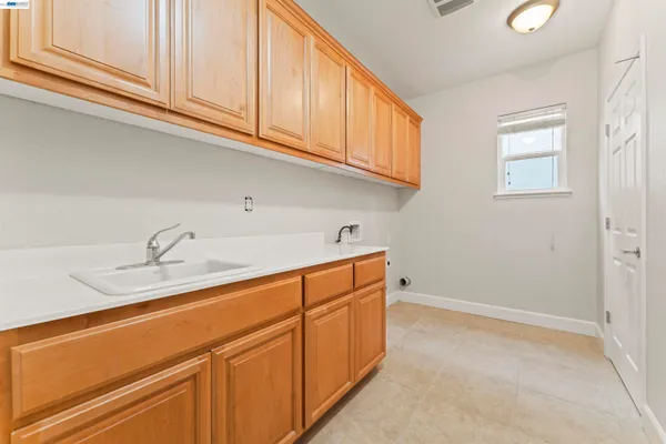 $589,888 | 204 Daylilly Lane, Patterson, CA 95363