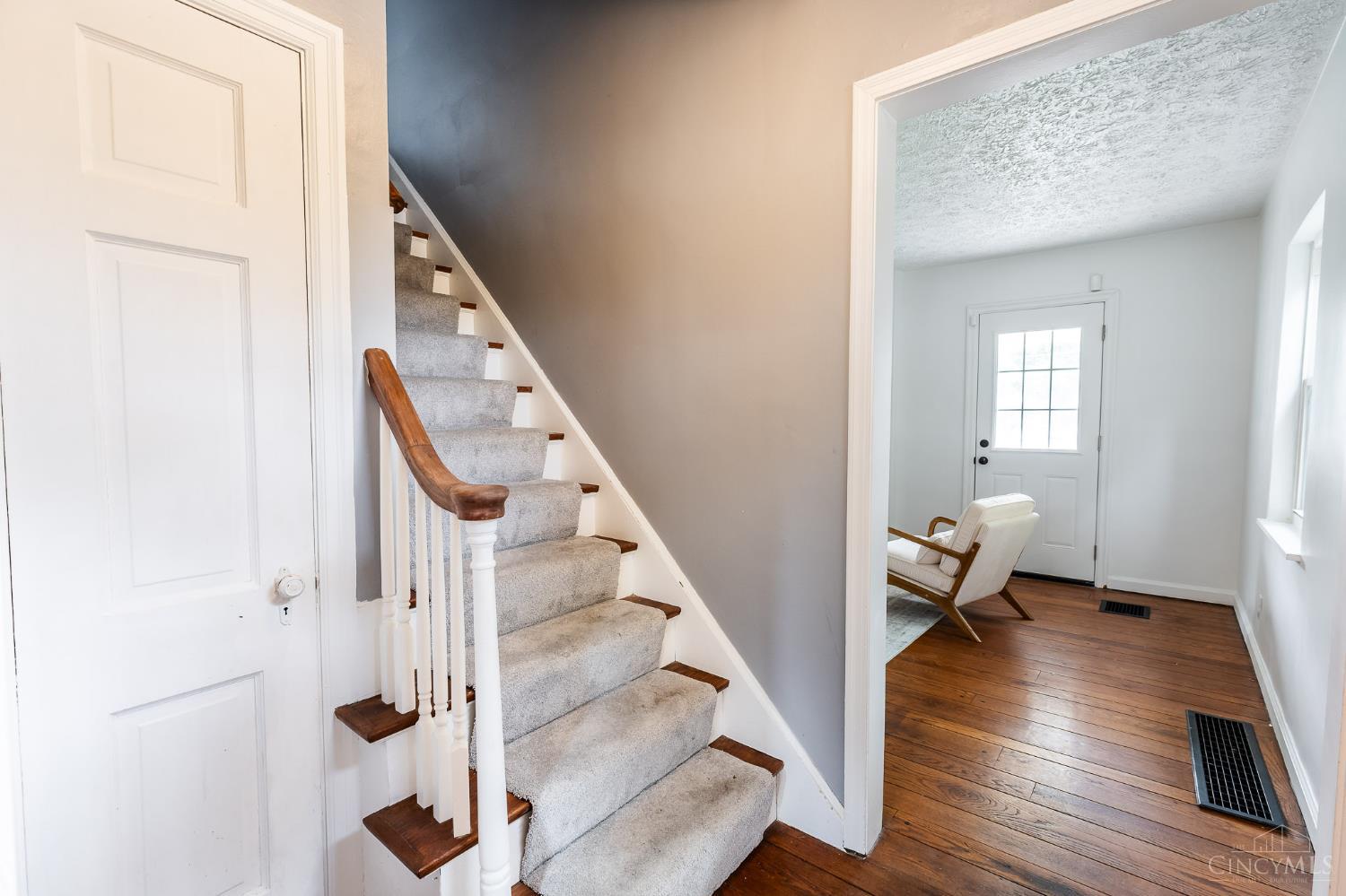 7527 Montgomery Road Cincinnati, OH 45236 - Photo 4 of 27