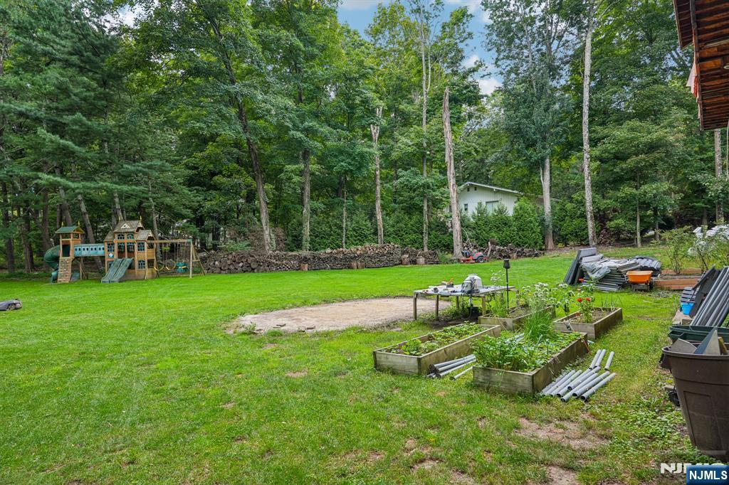 689 Colonial Road Franklin Lakes, NJ 07417 - Photo 41 of 42 Gallery Image 41