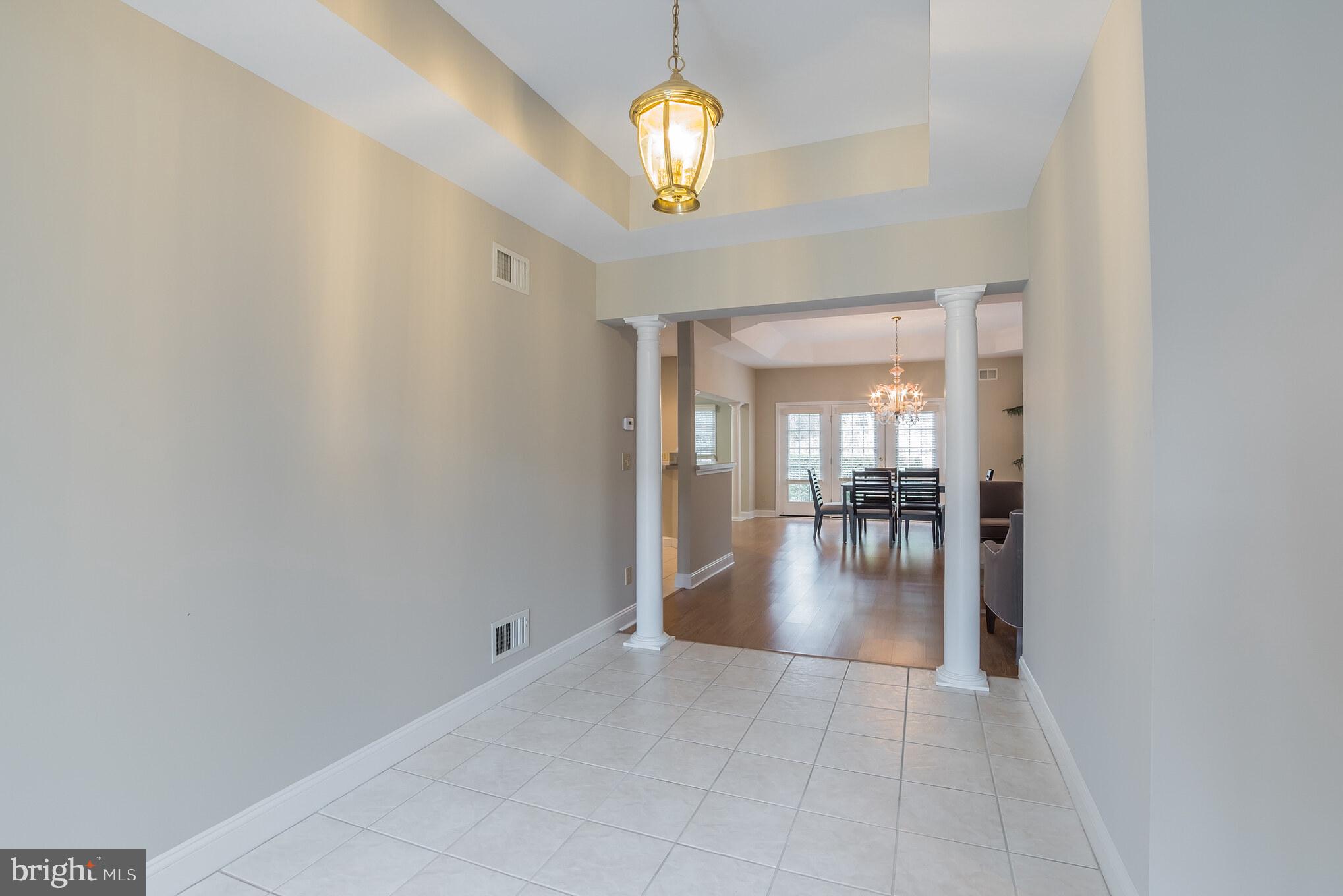 41 Hedge Row Road Princeton, NJ 08540 - Photo 2 of 29 Entrance Foyer w/Tray Ceiling