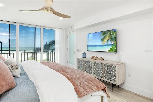 $1,350,000 | 19 Whispering Sands Drive, Unit 302, Sarasota, FL 34242