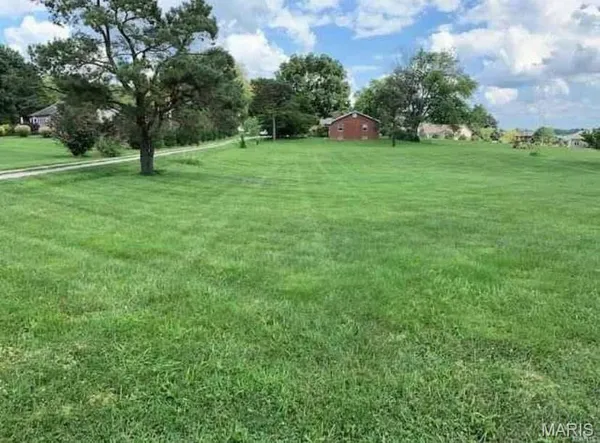 $390,000 | 2712 Vulliet Road, Highland, IL 62249