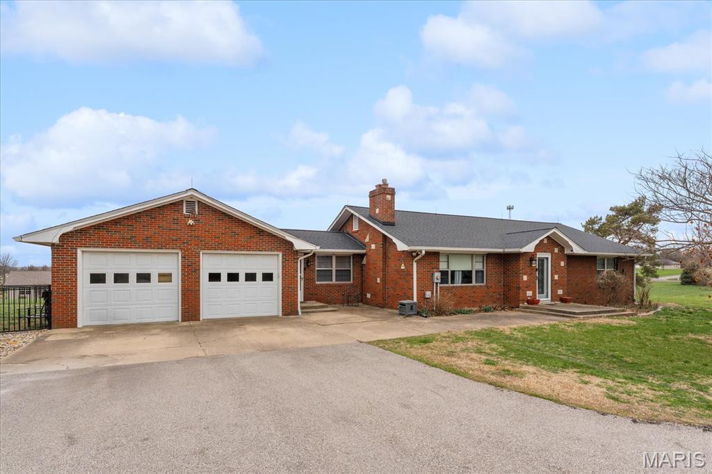 2712 Vulliet Road Highland, IL 62249 - Photo 12 of 52