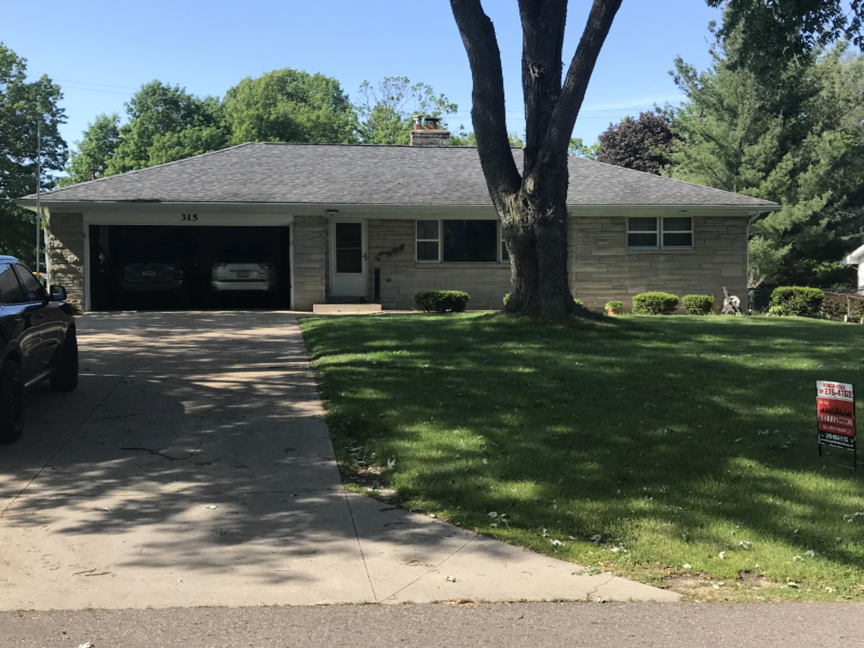 315 Devon Road Battle Creek, MI 49015 - Photo 3 of 19 6013C754-1028-4A14-928D-1B95D334A348