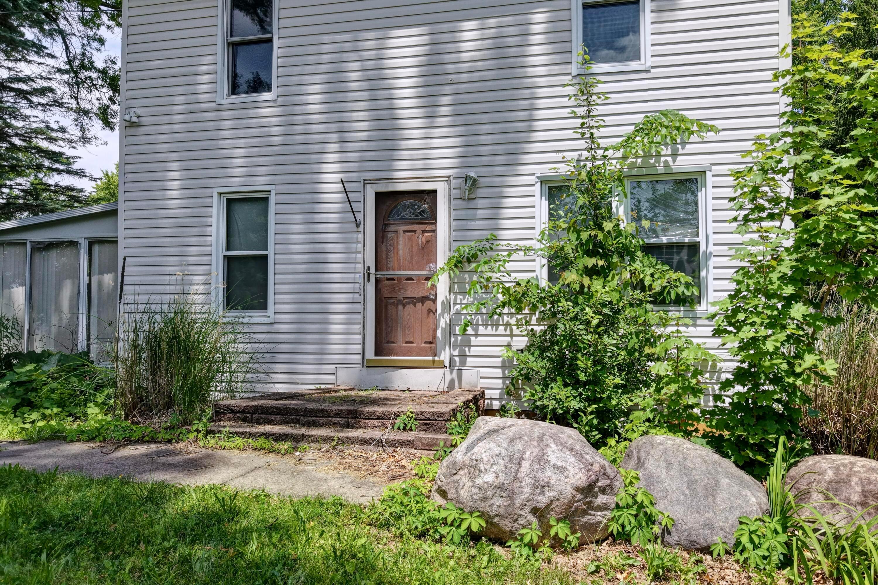 3993 Wadsworth Road Norton, OH 44203 - Photo 4 of 48