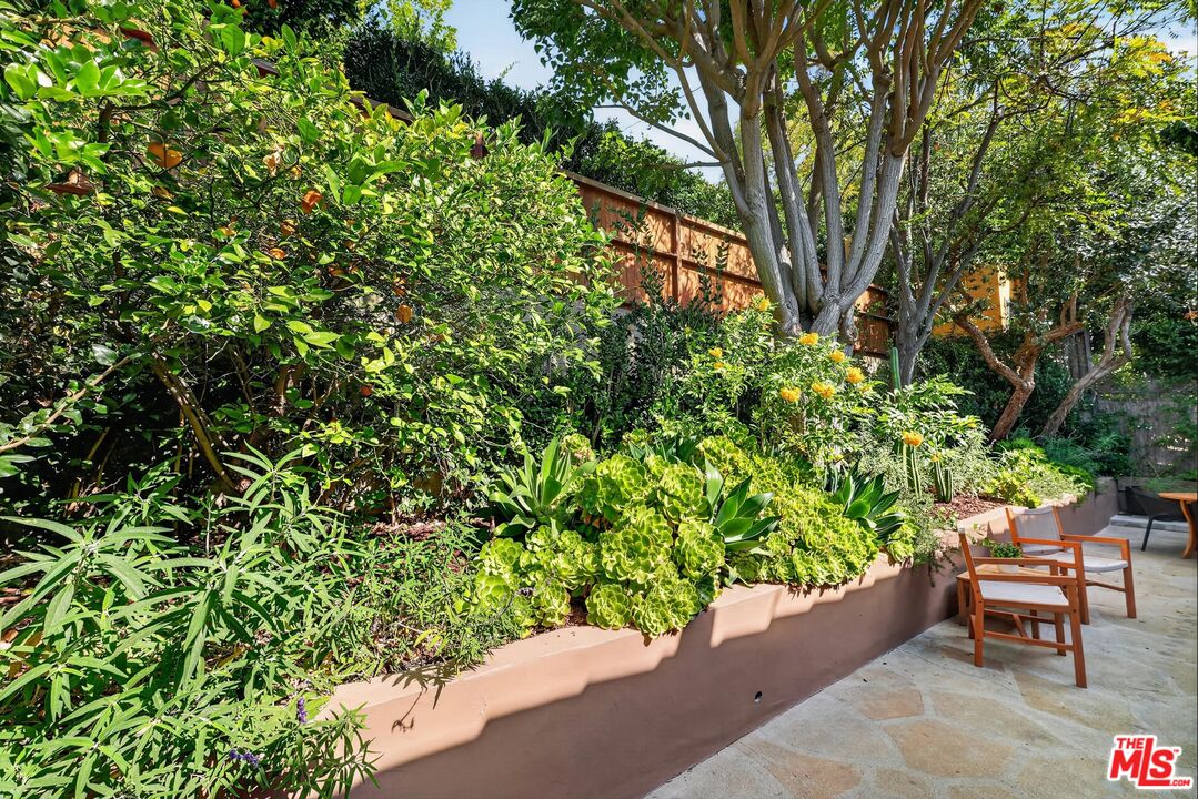 1515 Rendall Place Los Angeles, CA 90026 - Photo 32 of 46