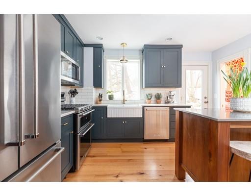 14 Warwick Road Melrose, MA 02176 - Photo 1 of 18 Gallery Image 1