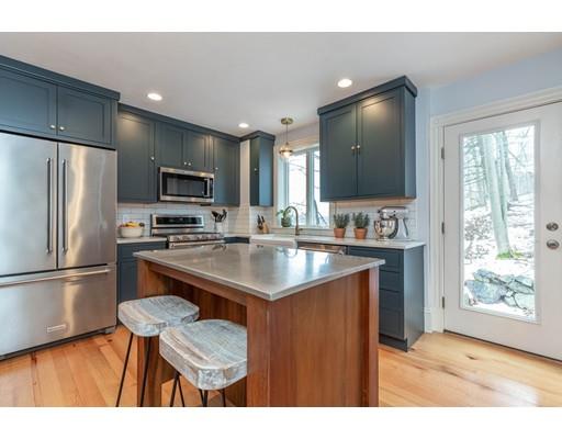 14 Warwick Road Melrose, MA 02176 - Photo 2 of 18 Gallery Image 2