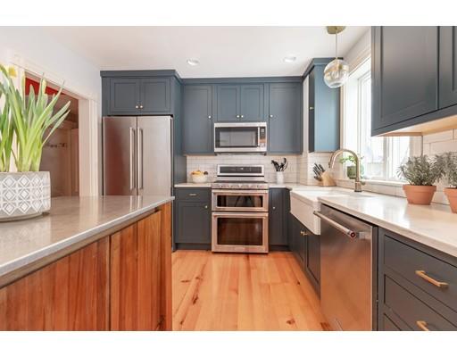 14 Warwick Road Melrose, MA 02176 - Photo 3 of 18 Gallery Image 3