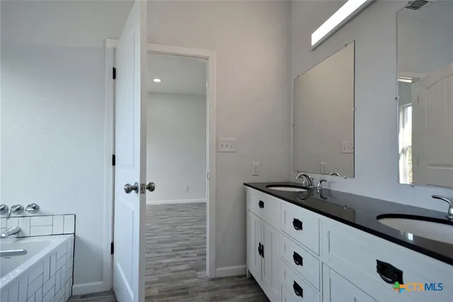 $2,300 | 1234 Clearcreek Drive, Canyon Lake, TX 78133