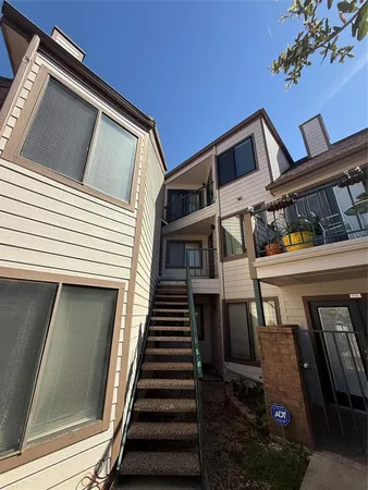 $975 | 2301 Basil Drive, Unit F301, Arlington, TX 76006