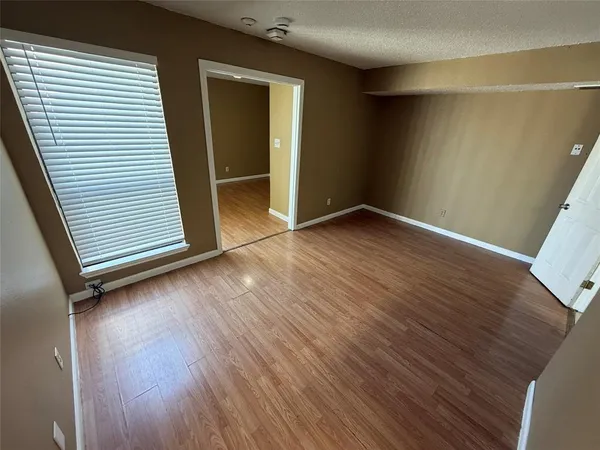 $975 | 2301 Basil Drive, Unit F301, Arlington, TX 76006