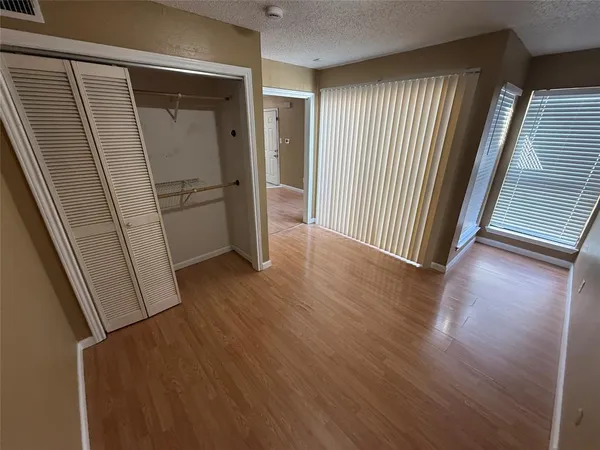 $975 | 2301 Basil Drive, Unit F301, Arlington, TX 76006