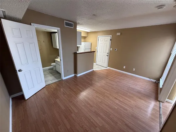 $975 | 2301 Basil Drive, Unit F301, Arlington, TX 76006