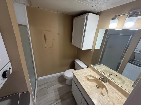 $975 | 2301 Basil Drive, Unit F301, Arlington, TX 76006