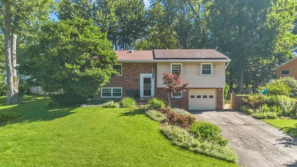 $449,900 | 2213 South Sussex Drive, Bloomington, IN 47401